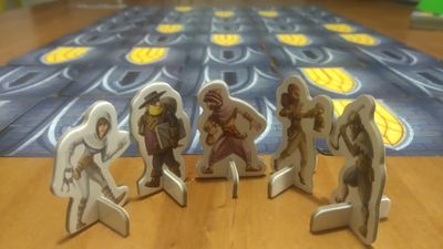 10 Minute Heist card tower during play