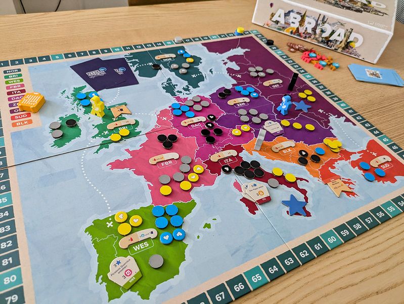 Abroad main board near the end of a game
