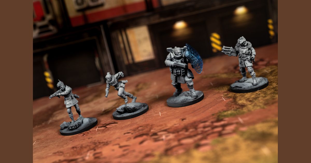 Four Apex Legends miniatures