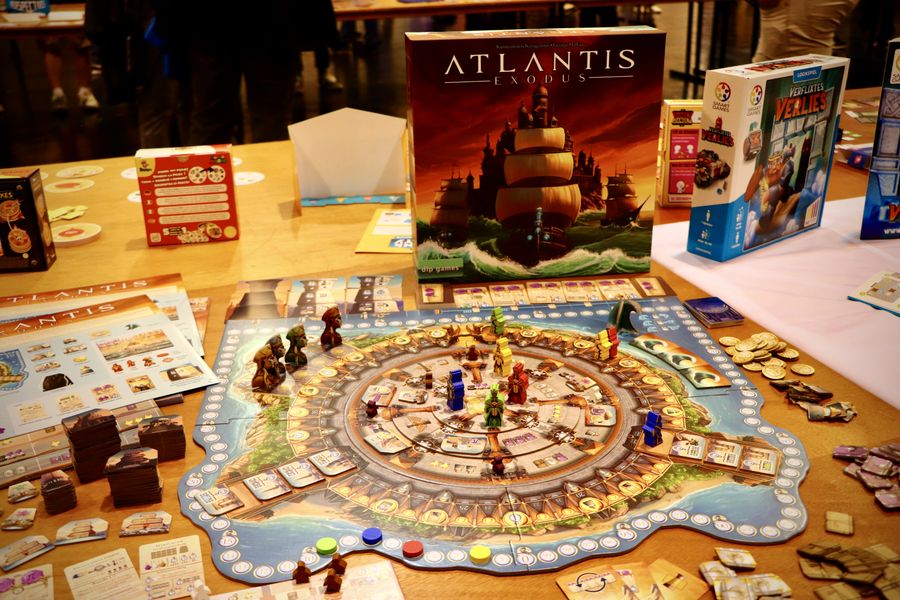 Atlantis Exodus game components