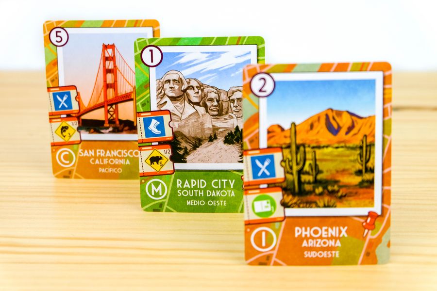 Boomerang USA board game components
