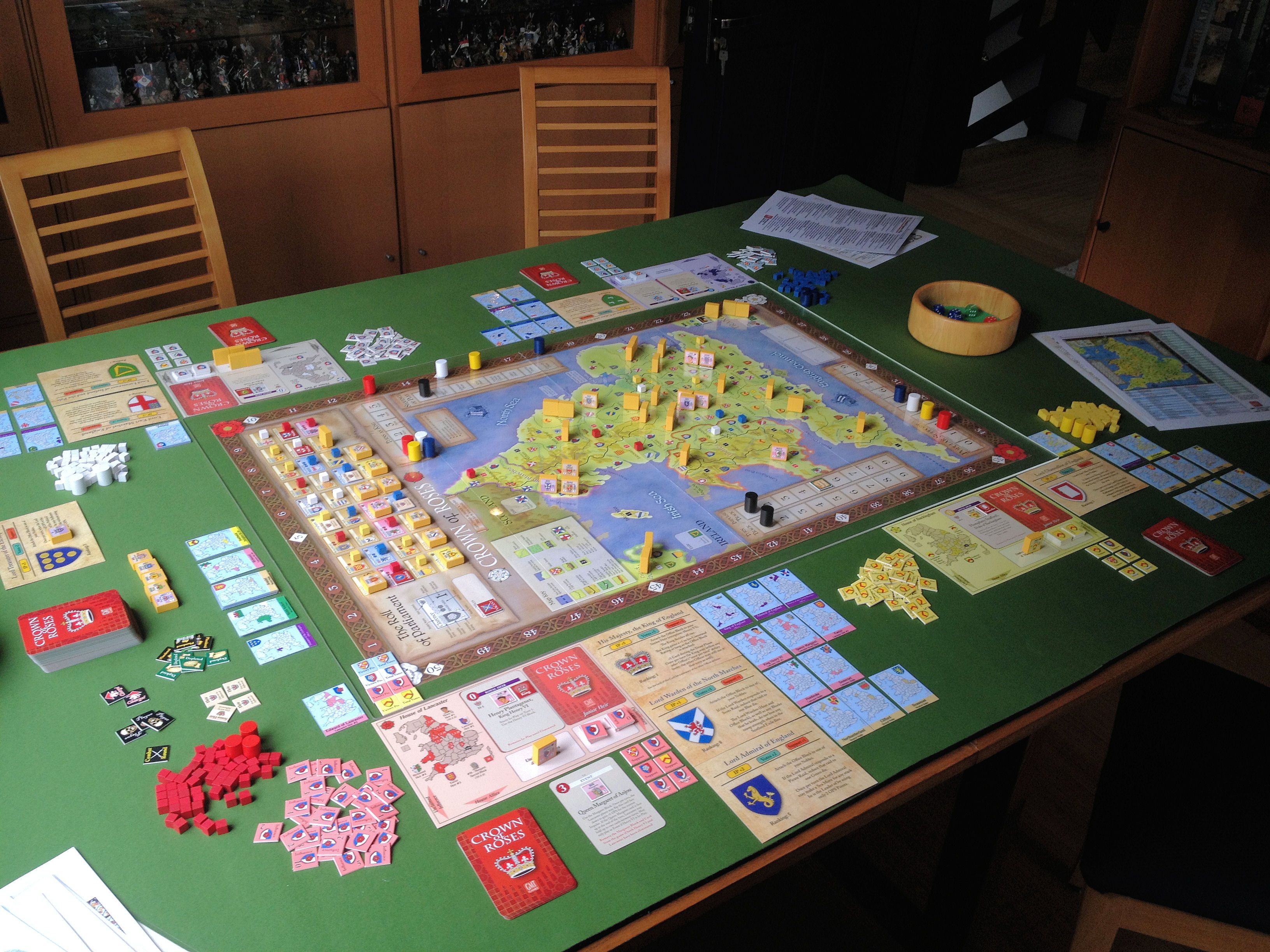 Crown of Roses four-player setup