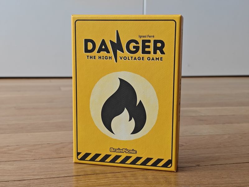 DANGER compact box and cards