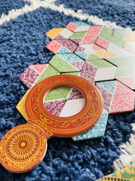 Diatoms game in progress with sample tiles