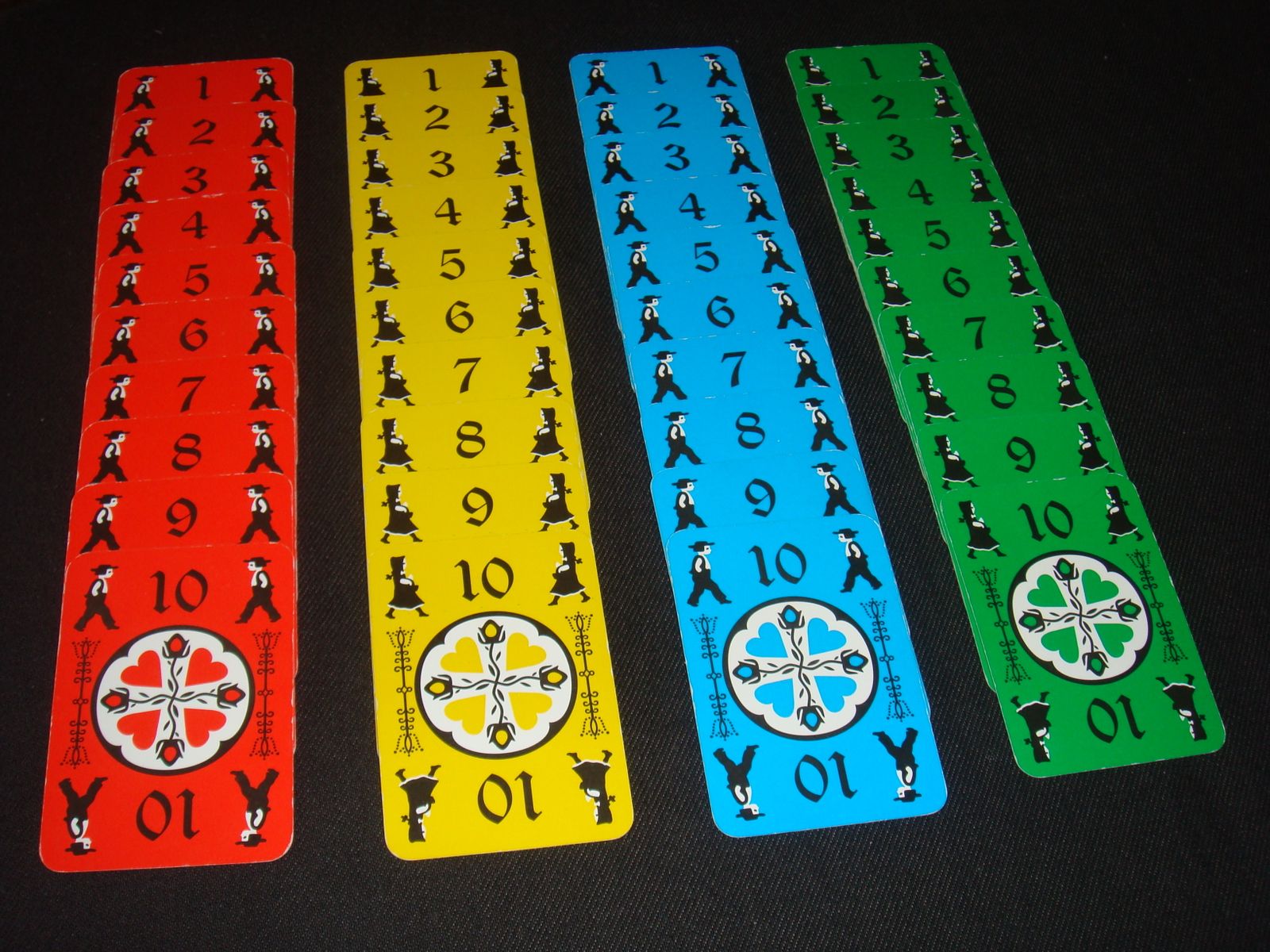 Dutch Blitz card game components