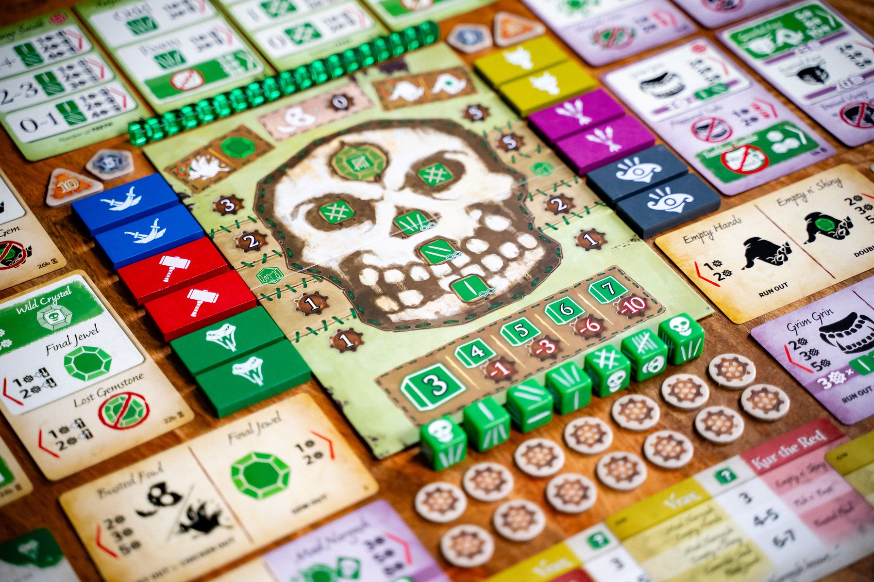 Emerald Skulls board game components