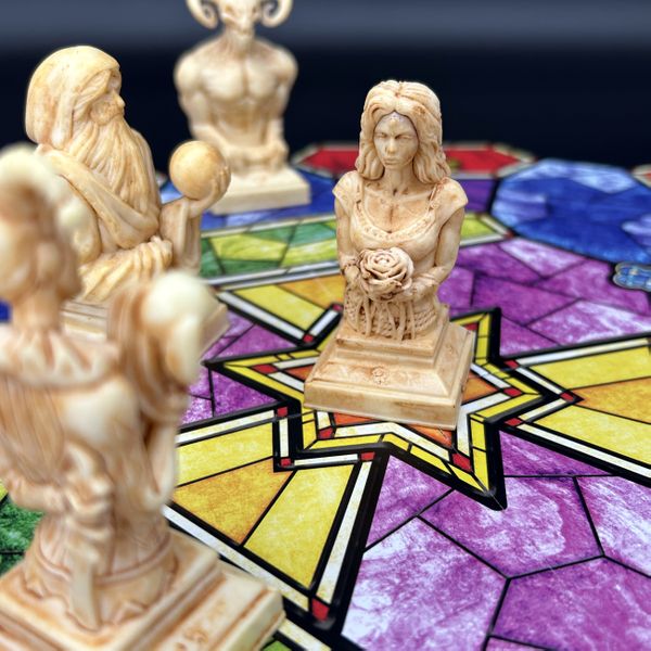 Enthrone game board and complete components