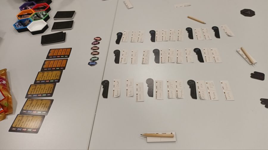 Group playing Gibberers board game