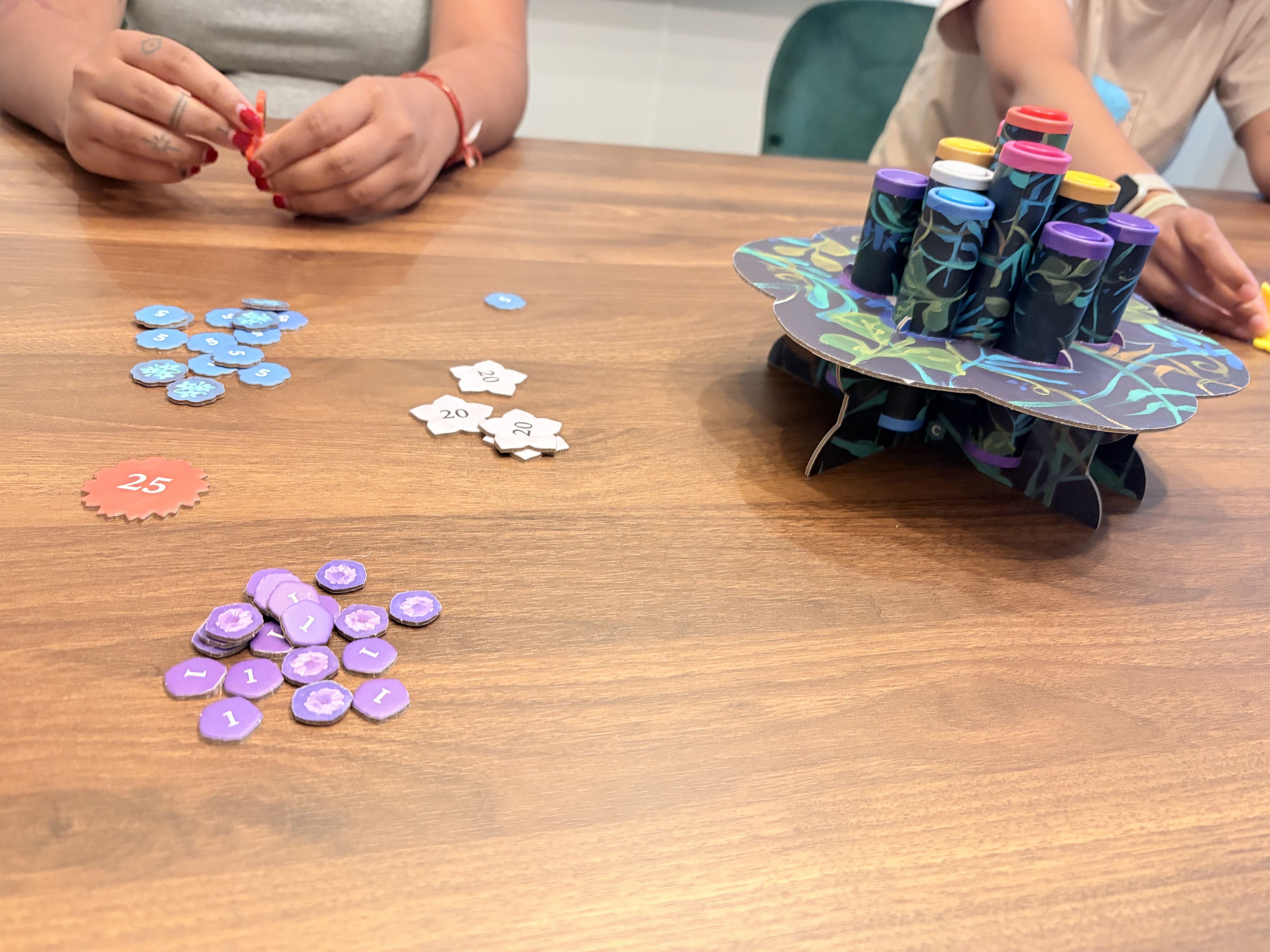 Hummingbirds board game in play