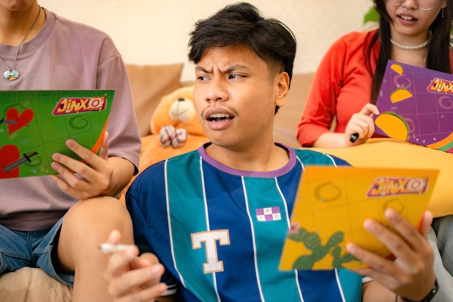 Players revealing answers in JinxO