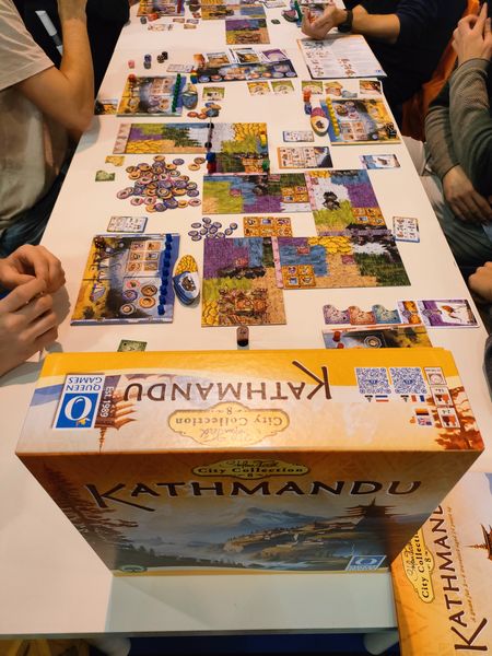 Kathmandu board game contents
