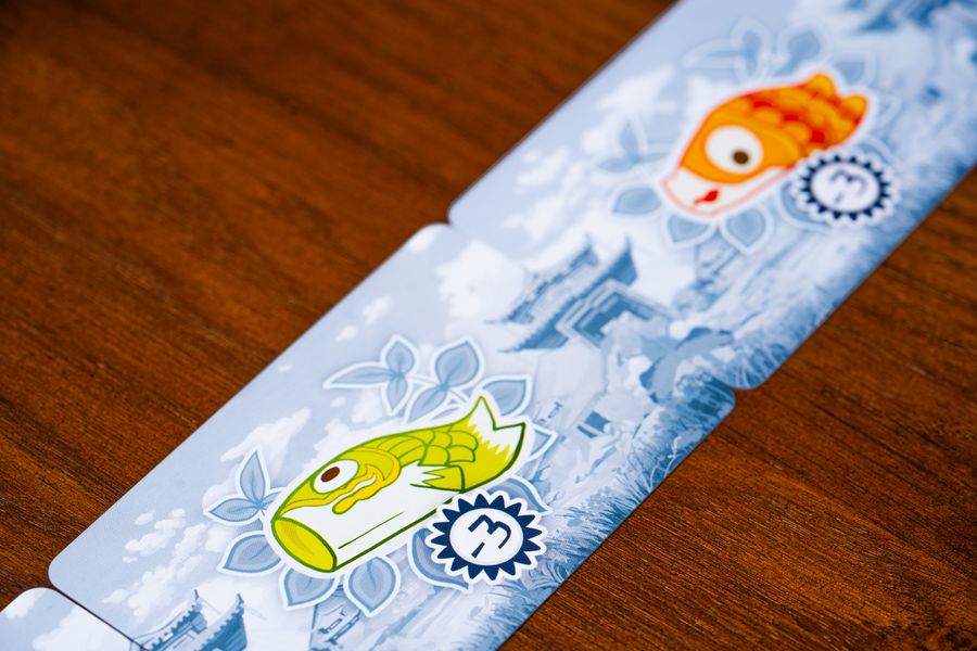 Koinobori cards arranged in masts during gameplay