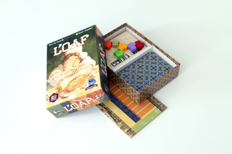 L’oaf card game table setup