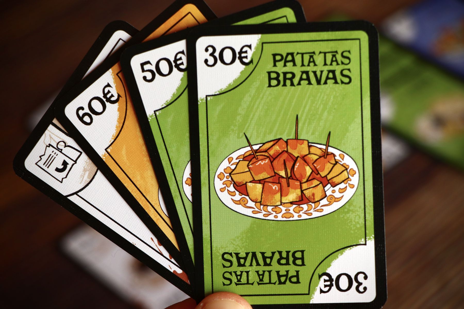 La Cuenta illustrated cards and compact components