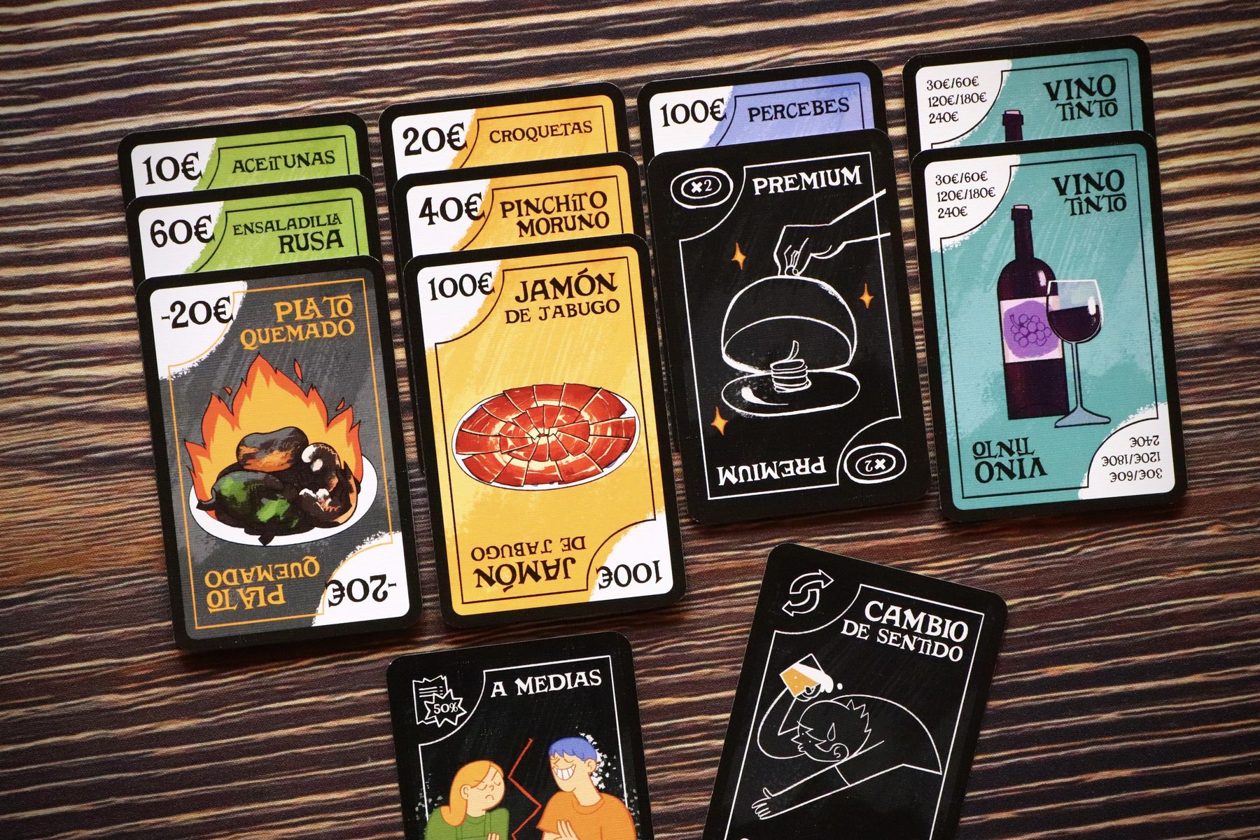 La Cuenta tapas cards being played at a table