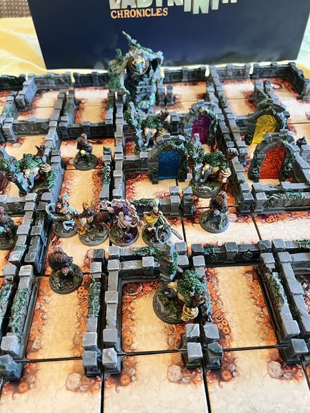 Labyrinth Chronicles heroes and monsters on board