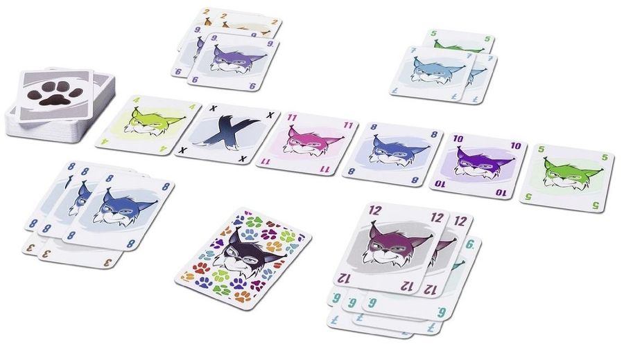 Linko number cards in a shared display and player stacks