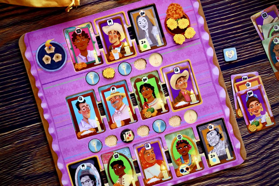 Ofrenda lit portrait card detail