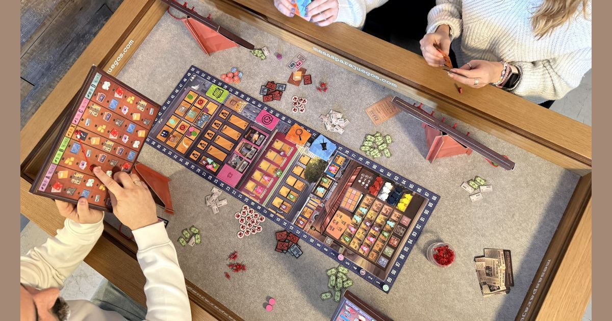 Pulitzer board game setup