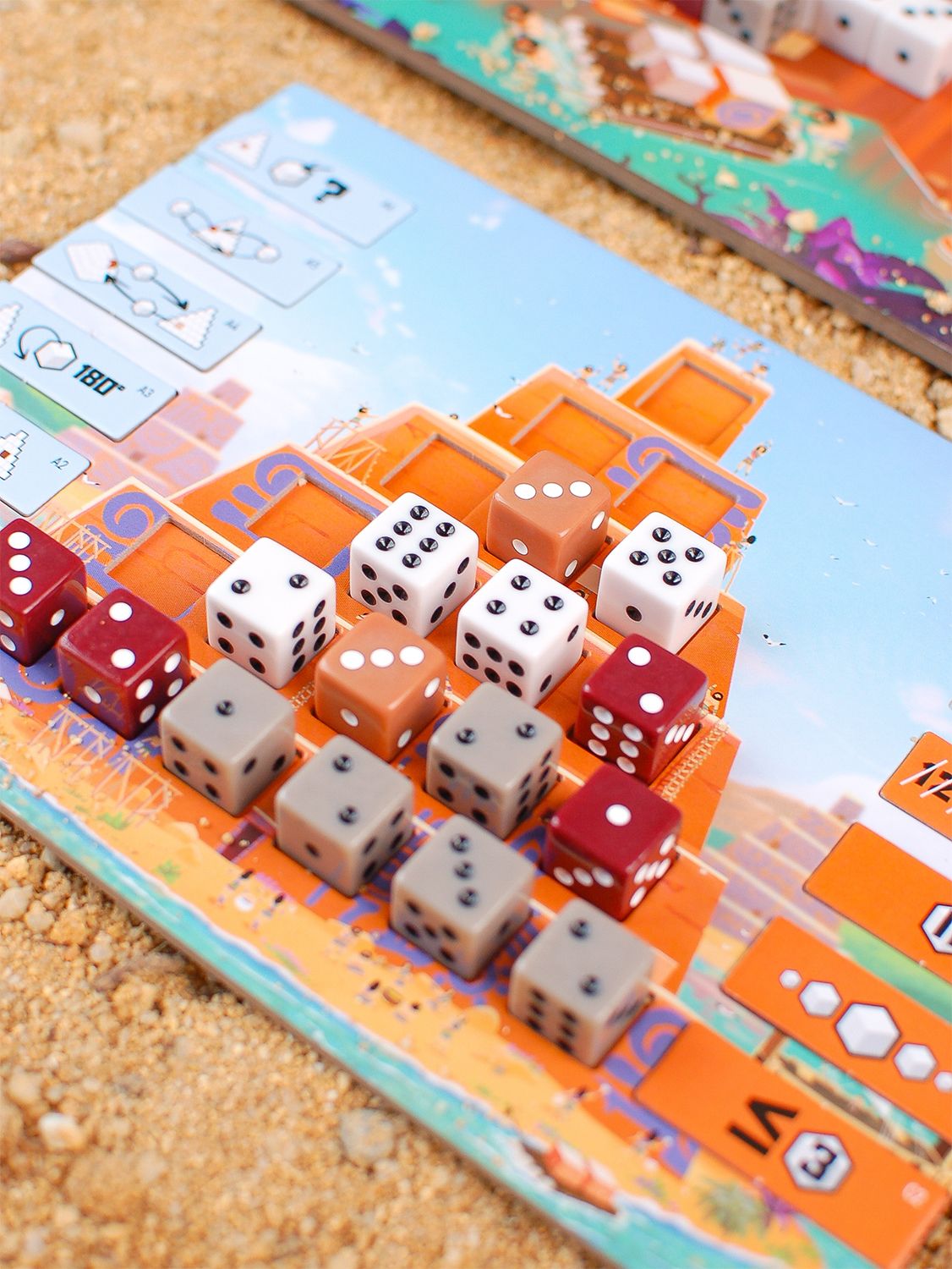 Pyradice player board with dice pyramid