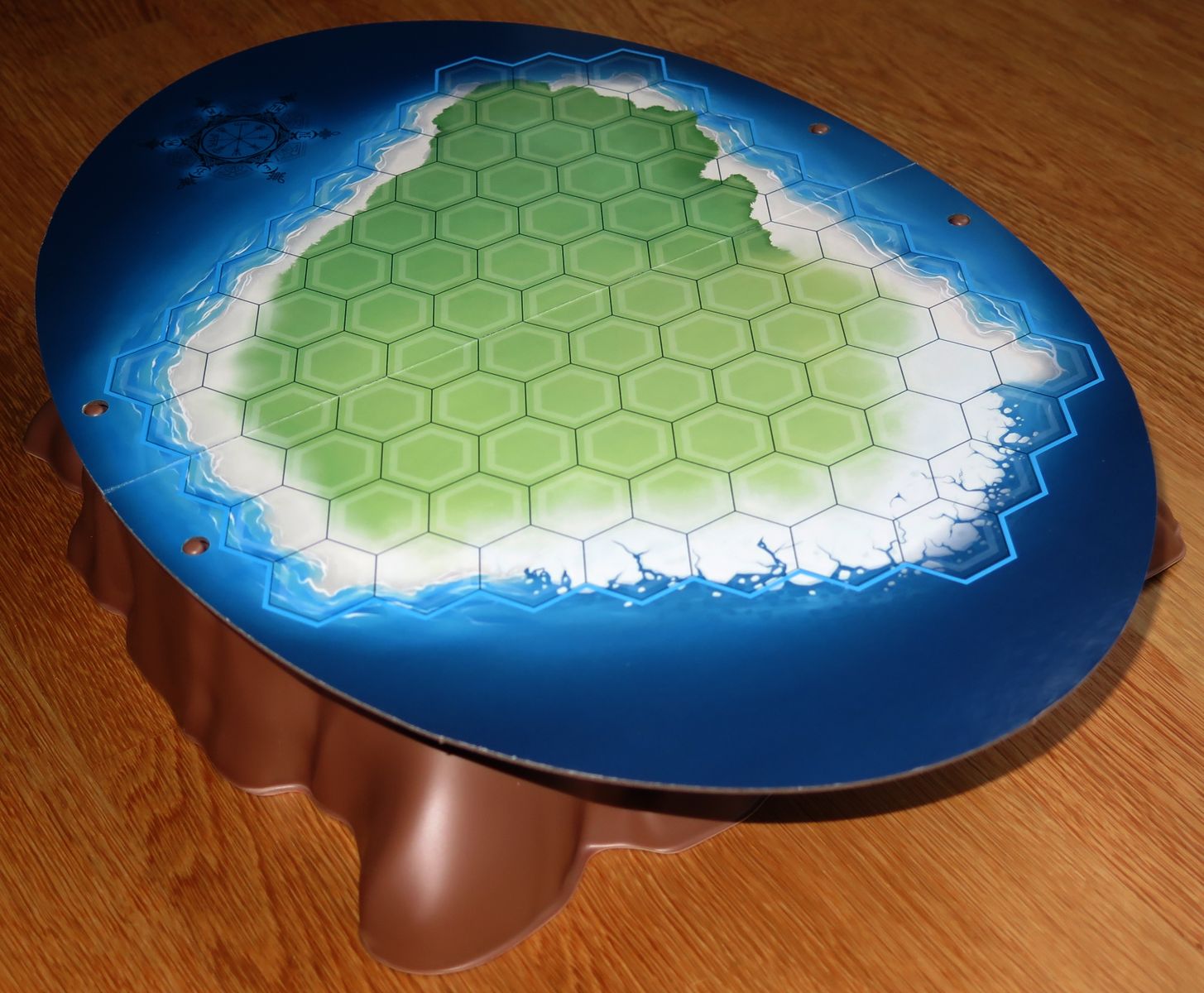 Ragnarocks reversible hex board on its tree stand