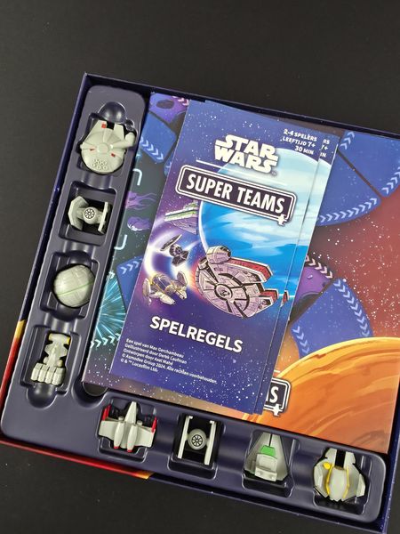 Star Wars Super Teams ships cards and track components