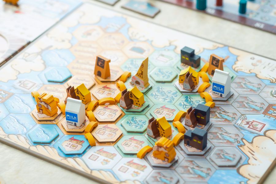 Sweet Lands player city and map during play