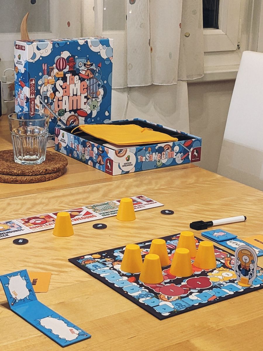 The Same Game being played by a group