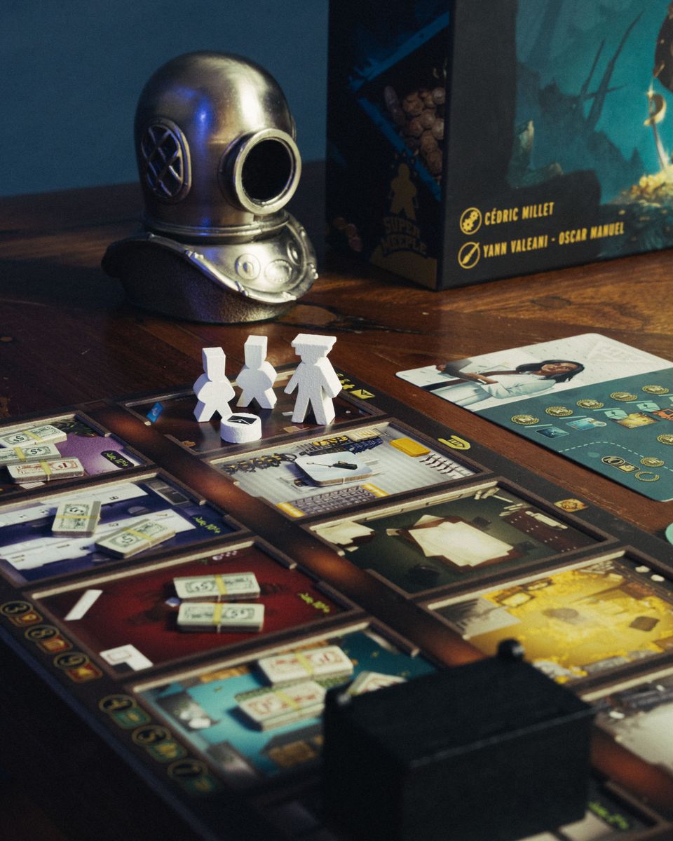 Thesauros crew and salvage components