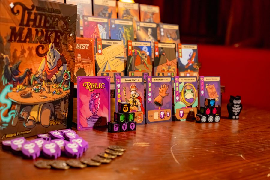 Thief's Market deluxe edition components