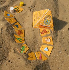 Tutankhamen board game artifact trail