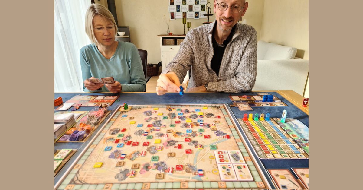 Vienna board game components