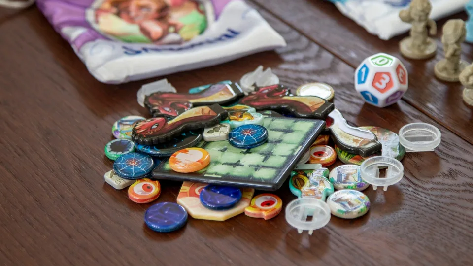 Santorini board, tower pieces, and builders