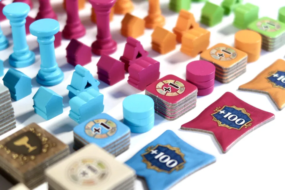Tiletum colored player houses, pillars, and markers