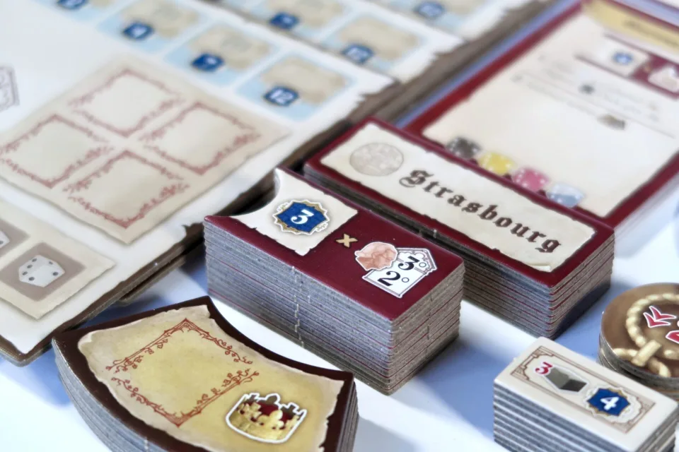 Tiletum scoring tiles and contract cards